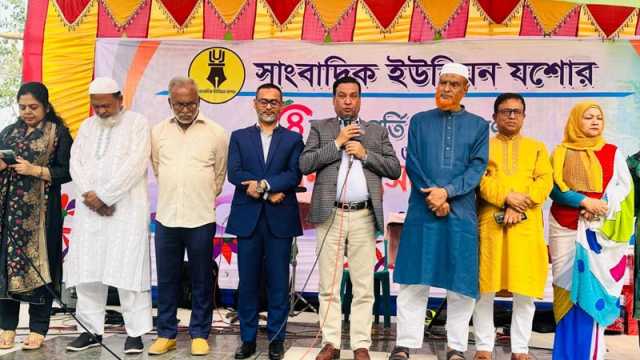 সাংবাদিকদের সত্যনিষ্ঠ ও নীতির প্রশ্নে আপসহীন থাকতে হয়: কাদের গনি চৌধুরী