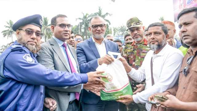 রমজান মাসজুড়ে টিসিবির ট্রাক সেল চালু থাকবে: বাণিজ্য উপদেষ্টা