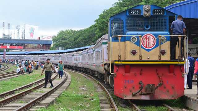 কর্মবিরতি প্রত্যাহার, ট্রেন চলাচল শুরু