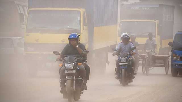 দূষিত বাতাসের শহরের তালিকায় আজ দ্বিতীয় ঢাকা