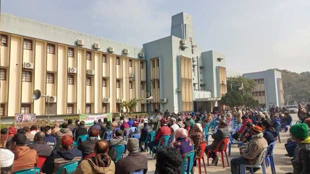 পোষ্য কোটা না দিলে জরুরি পরিষেবা বন্ধ, রাবি কর্মকর্তা-কর্মচারীদের হুঁশিয়ারি