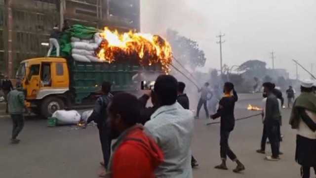 ৫ বাসে আগুন-শতাধিক যানবাহন ভাঙচুর করলেন বেক্সিমকোর শ্রমিকরা