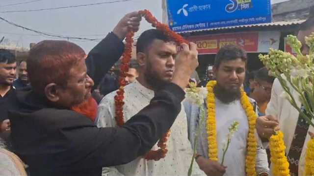 কাশিমপুর কারাগার থেকে বেরিয়ে আসছেন বিডিআর জওয়ানরা