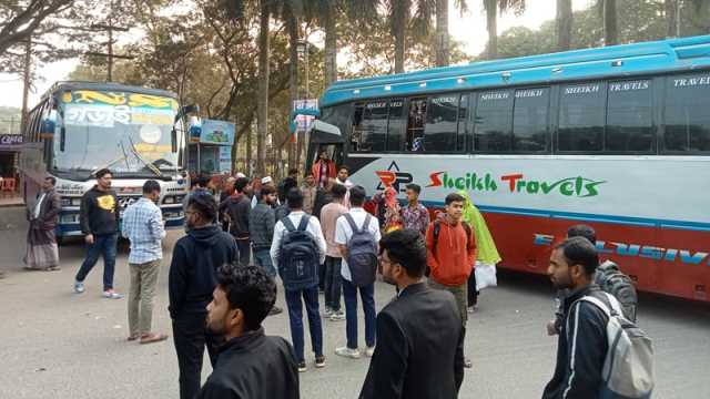 শিক্ষার্থীকে মারধর, ইবিতে দুই পরিবহনের বাস আটক