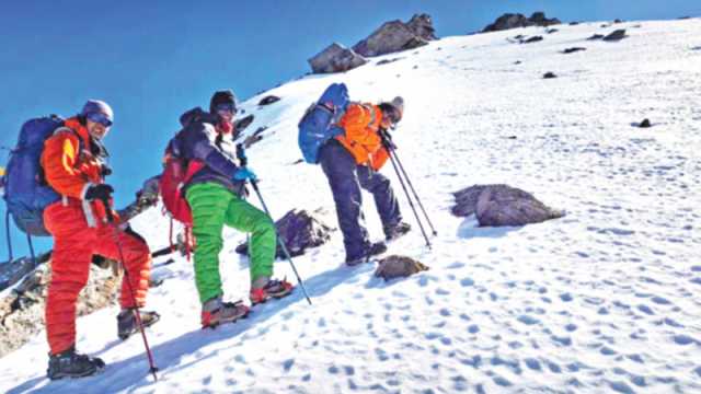 নেপালে প্রথমবারের মতো বাংলাদেশি নারীদের হিমালয় অভিযান