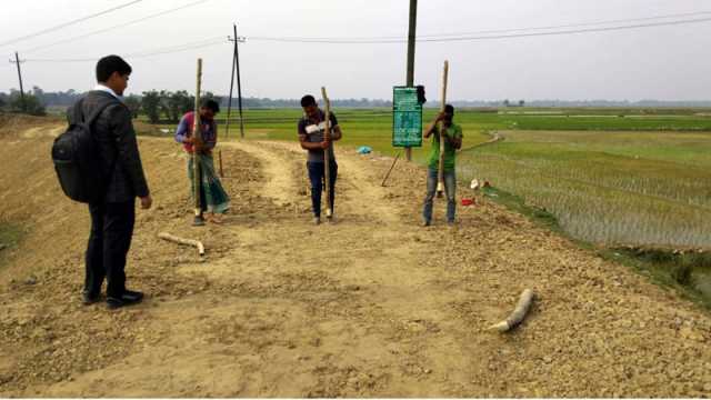 ঢিমেতালে চলছে কাজ, গতি বাড়ানোর তাগিদ কৃষকের